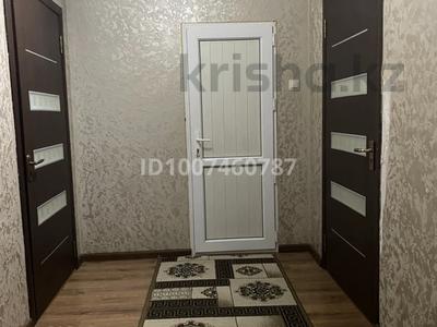 Отдельный дом · 9 комнат · 30 м² · 7 сот., 4-й микрорайон, Нурлы ай 25 — Напротив Абайский РОВД за 62 млн 〒 в Шымкенте, Туран р-н