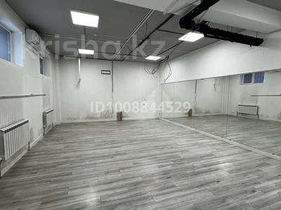 Салоны красоты, фитнес и спорт, медцентры и аптеки, образование, конференц-залы, кабинеты и рабочие места, студии · 76 м² за 456 000 〒 в Алматы, Бостандыкский р-н