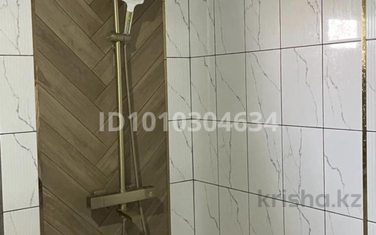 Отдельный дом · 5 комнат · 200 м² · 8 сот., мкр Рембаза, Камыскол 11 за 35 млн ₸ в Атырау — фото 2