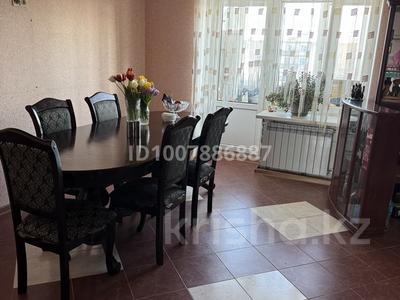 5-комнатная квартира · 150 м² · 4/4 этаж, Самарская за 50 млн 〒 в Уральске, мкр Школьник