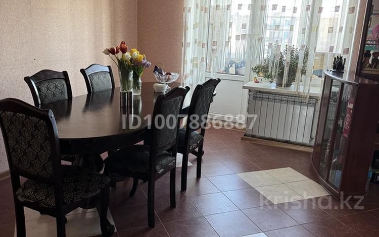 5-комнатная квартира · 150 м² · 4/4 этаж, Самарская за 40 млн ₸ в Уральске, мкр Школьник — фото 2