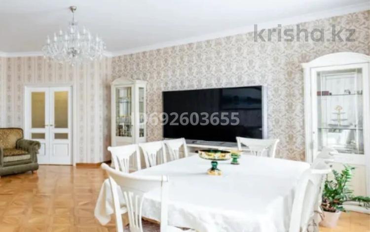 4-комнатная квартира, 165 м², 4/19 этаж, Калдаякова 1 — Район пирамиды