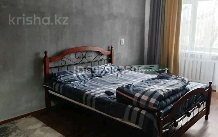 2-комнатная квартира · 60 м² · 1/2 этаж, Майкудук, Майкудук, 15й микрорайон 52 — Мини маркет рахат за 1 000 ₸ в Караганде, Алихана Бокейханова р-н — фото 2