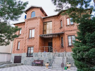 Отдельный дом · 8 комнат · 420 м² · 10 сот., Айтеке би 83 за 200 млн 〒 в Атырау