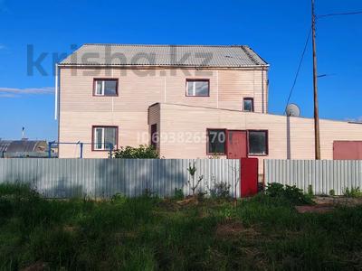 Отдельный дом · 5 комнат · 182 м² · 10 сот., Майкудук, Майкудук, мкр Шахтёрский 11-й квартал 19 — Возле остановки Магазин за 35.5 млн 〒 в Караганде, Алихана Бокейханова р-н