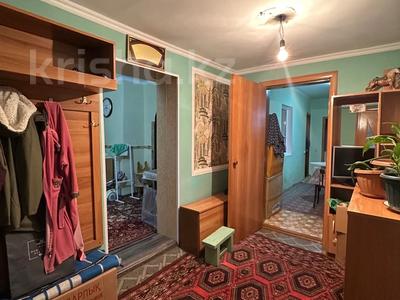 Продажа домов и дачи в Павлодарской обл.: Отдельный дом · 9 комнат · 200 м² · 11 сот., Комиссарская за 45.8 млн 〒 Отдельный дом · 9 комнат · 200 м² · 11 сот., Комиссарская за 45.8 млн 〒 в Павлодаре
