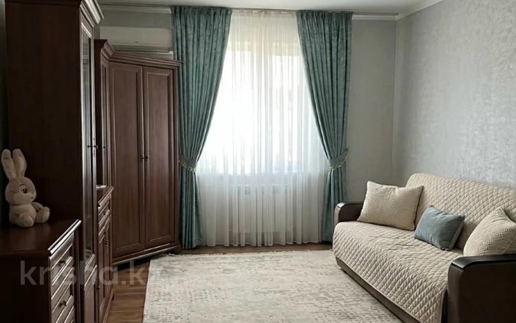 1-бөлмелі пәтер · 50 м² · 13/16 қабат, Мамыр ш/а., Мамыр-1, бағасы: 35.5 млн ₸ в Алматы, Ауэзовский р-н — фото 2