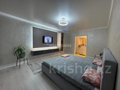 Тәулігіне пәтерлер в Жетысу обл.: 2-бөлмелі пәтер · 50 м² · 5/5 қабат, Каратал 45а, бағасы: 16 000 〒 2-бөлмелі пәтер · 50 м² · 5/5 қабат, Каратал 45а, бағасы: 16 000 〒 в Талдыкоргане