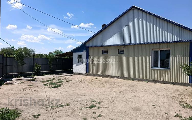Отдельный дом · 3 комнаты · 90 м² · 6 сот., Восточный левый 1043 — Рядом новая школа 45 за 12 млн 〒 в Семее — фото 2
