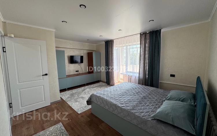 1-комнатная квартира · 40 м² · 5/5 этаж, Жансугурова за 12 000 〒 в Талдыкоргане — фото 2