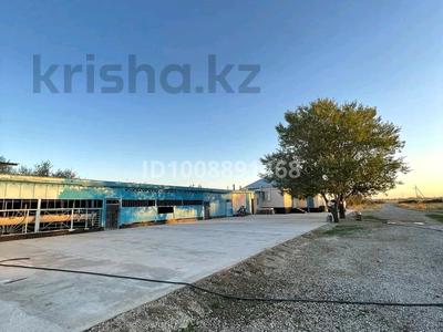 Отдельный дом · 3 комнаты · 100 м² · 15 сот., мкр Шайкорык — Станция Шайқорықтың қасында за 60 млн 〒 в Таразе