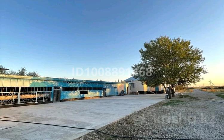 Отдельный дом · 3 комнаты · 100 м² · 15 сот., мкр Шайкорык — Станция Шайқорықтың қасында за 60 млн 〒 в Таразе — фото 2