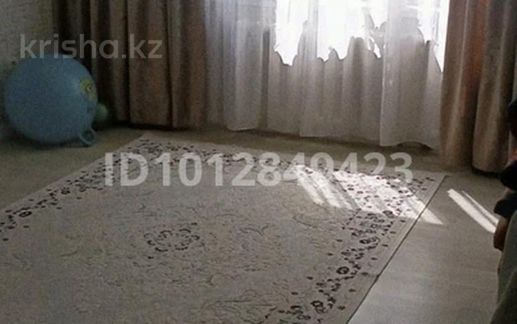 3-бөлмелі пәтер · 78 м² · 1/9 қабат, мкр Жана Орда 4 — Хуторок кафе қасында, бағасы: 37 млн ₸ в Уральске — фото 2