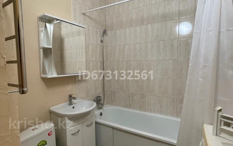 1-бөлмелі пәтер · 45 м² · 3/5 қабат, мкр Аксай-5 8, бағасы: 230 000 ₸ в Алматы, Ауэзовский р-н — фото 2