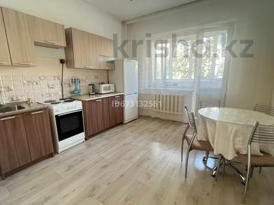 1-бөлмелі пәтер · 45 м² · 3/5 қабат, мкр Аксай-5 8, бағасы: 230 000 ₸ в Алматы, Ауэзовский р-н