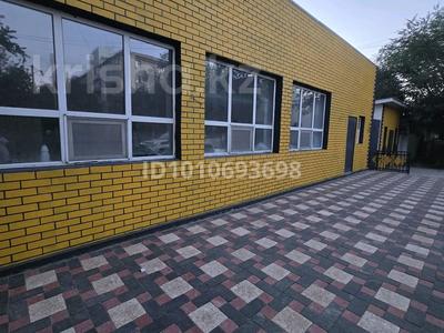Дүкендер мен бутиктер · 105 м², бағасы: 600 000 ₸ в Атырау, мкр Сары Арка