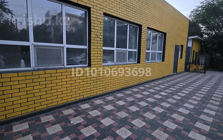 Дүкендер мен бутиктер · 105 м², бағасы: 600 000 ₸ в Атырау, мкр Сары Арка — фото 4