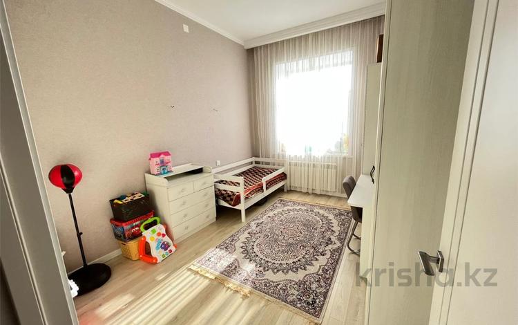 3-бөлмелі пәтер · 86 м² · 10 қабат, Степной 3 ш/а. 1/4, бағасы: 44 млн ₸ в Караганде, Казыбек би р-н — фото 7