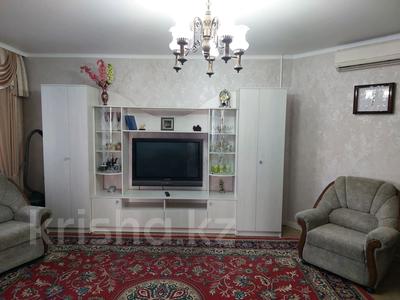 2-бөлмелі пәтер, 60 м², 5/8 қабат ай сайын, Абая 208 — Тлендиева., бағасы: 300 000 〒 в Алматы, Бостандыкский р-н