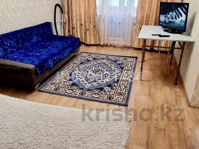 1-комнатная квартира, 29.9 м², 3/5 этаж посуточно, Алашахана 19 за 8 000 〒 в Жезказгане