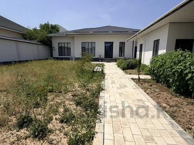 Отдельный дом · 5 комнат · 240 м² · 7.4 сот., мкр Акжайык за 72.9 млн 〒 в Шымкенте, Абайский р-н