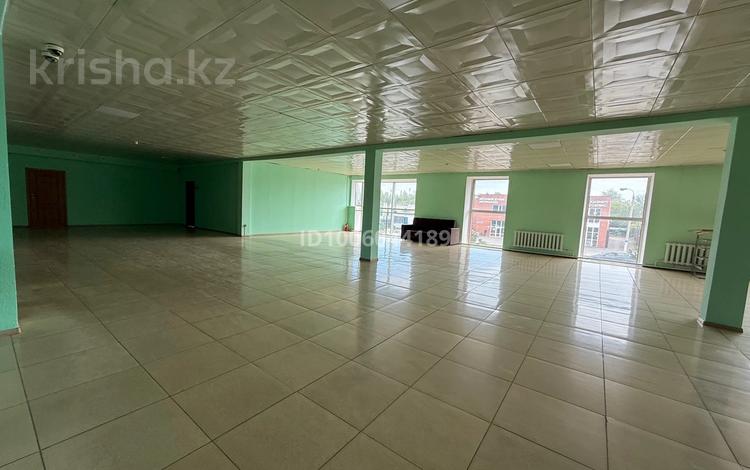 Свободное назначение, офисы, магазины и бутики, общепит, салоны красоты, медцентры и аптеки, образование, развлечения · 1410 м² за 800 млн 〒 в Петропавловске — фото 3