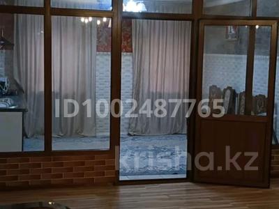 Отдельный дом · 4 комнаты · 96 м², Абая 18 — Азербаева Абая за 300 000 〒 в Абае