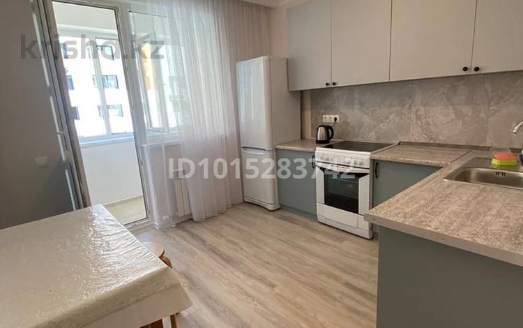 1-комнатная квартира · 40 м² · 8/12 этаж, Роза Багланова 2 — Депозит 200к. Ориентировочно находится за большим Магнум по Туран 55д за 260 000 ₸ в Астане, Нура р-н — фото 2