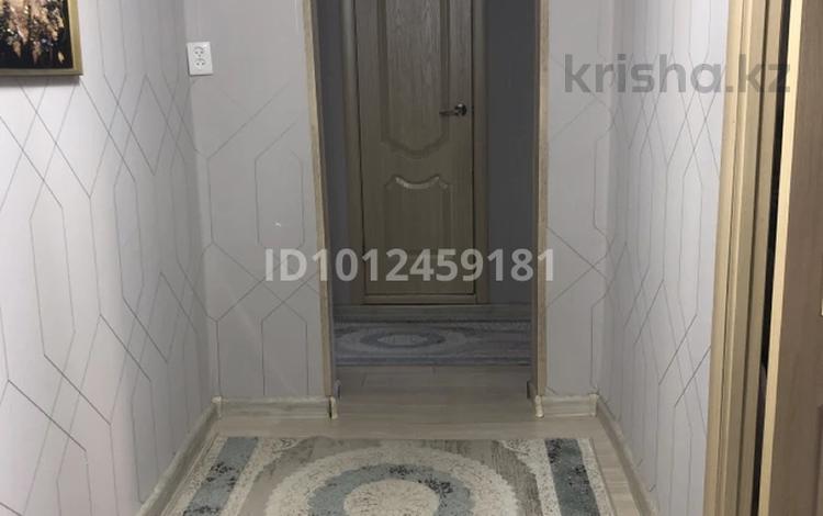 3-комнатная квартира · 76 м² · 3/5 этаж, мкр Юго-Восток, Мкр Степной 1 27 за 33 млн ₸ в Караганде, Казыбек би р-н — фото 2