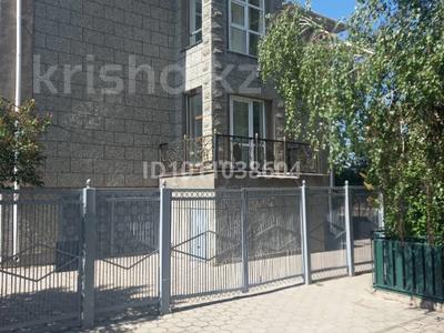 Отдельный дом · 12 комнат · 360 м² · 18 сот., Майкудук, Мкр Шахтёрский, квартал 3 15 за 92 млн ₸ в Караганде, Алихана Бокейханова р-н