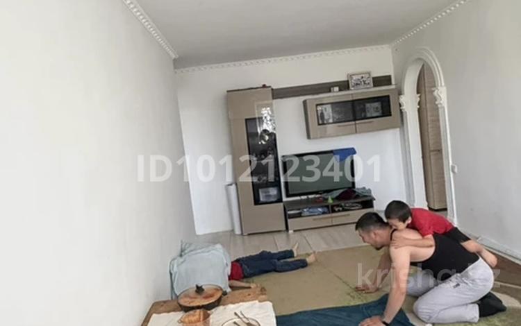 3-бөлмелі пәтер · 54 м² · 3/5 қабат, Баймуханова 33а — ЖД больница, АКБиП қасында, бағасы: 17 млн ₸ в Атырау, мкр Привокзальный-1 — фото 2