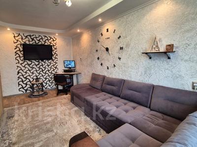 2-бөлмелі пәтер, 54 м², 4/5 қабат, мкр 8, Абилкаир-хана, бағасы: 15 млн 〒 в Актобе, мкр 8