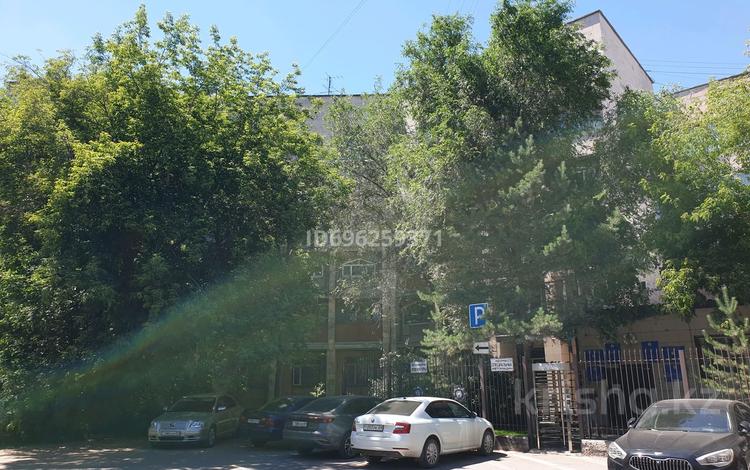 3-комнатная квартира · 57.5 м² · 4/5 этаж, мкр Михайловка , кривогуза 3 за 25 млн ₸ в Караганде, Казыбек би р-н — фото 2