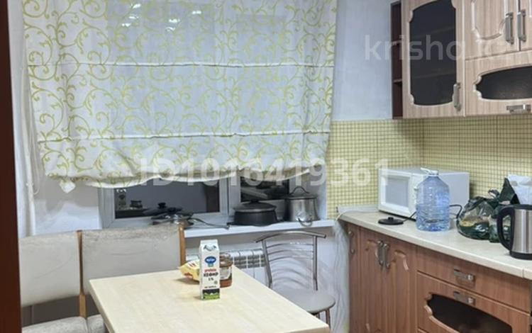 2 комнаты · 90 м² · 2/5 этаж, мкр Юго-Восток, Мкр Степной 3 5 — Рядом находится Норма и Старая Корзина за 50 000 ₸ в Караганде, Казыбек би р-н — фото 2