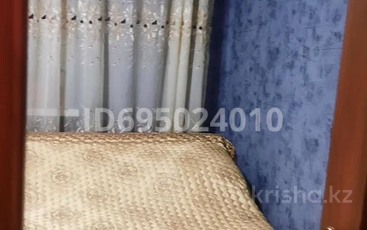 3-бөлмелі пәтер · 53 м², 17-й микрорайон, 17-й микрорайон 13а, бағасы: 19 млн ₸ в Шымкенте, Аль-Фарабийский р-н — фото 2