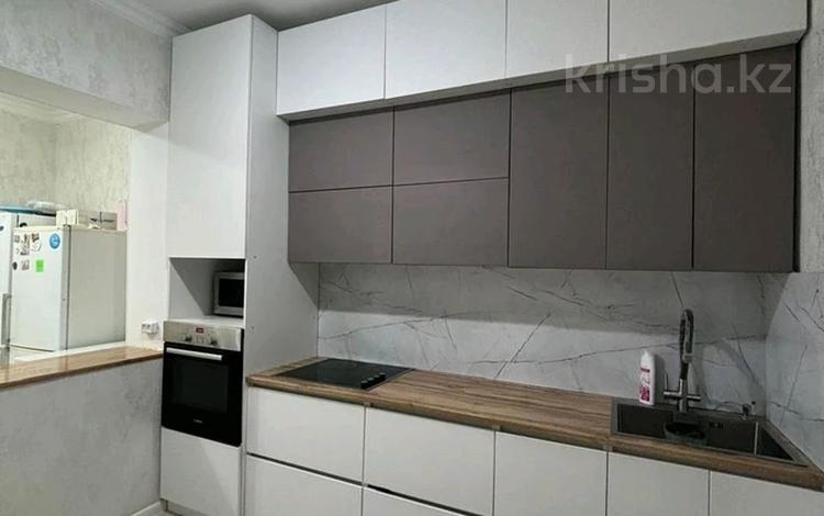 4-комнатная квартира, 80 м², 4/6 этаж, Ердена 221 за 30 млн 〒 в Сатпаев — фото 2