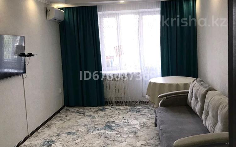 3-комнатная квартира, 105 м², 5/5 этаж, мкр Строитель 16/2 за 33 млн 〒 в Уральске, мкр Строитель — фото 2