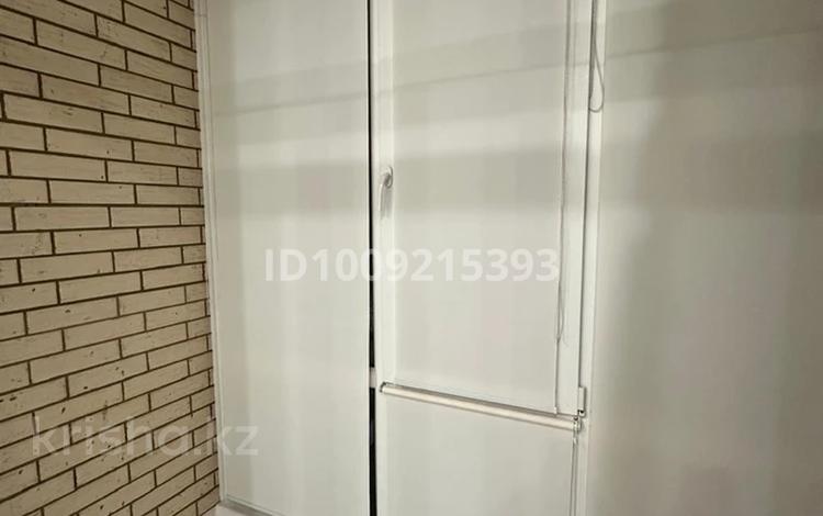 2-бөлмелі пәтер · 64 м² · 8/10 қабат, мкр Юго-Восток 21, бағасы: 35 млн ₸ в Караганде, Казыбек би р-н — фото 2