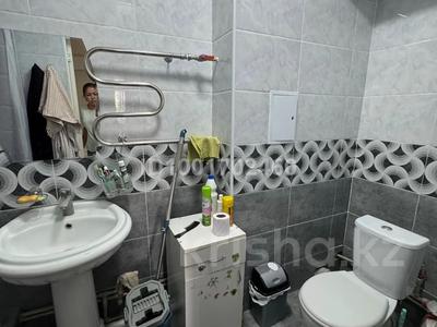 Продажа квартир в Жамбылской обл.: 3-комнатная квартира · 120 м² · 1/5 этаж, 13 мкр 10б за 32 млн 〒 3-комнатная квартира · 120 м² · 1/5 этаж, 13 мкр 10б за 32 млн 〒 в Таразе