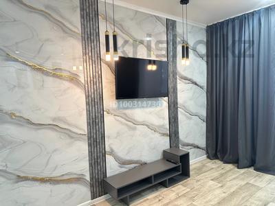 1-комнатная квартира · 58 м² · 2/5 этаж, Кеменгер 49 — 10 мкр, возле СанСити за 160 000 ₸ в Уральске