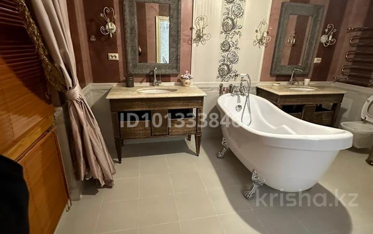 4-комнатная квартира · 200 м² · 4/7 этаж, Фурманова 301 за ~ 1.3 млн ₸ в Алматы, Медеуский р-н — фото 2