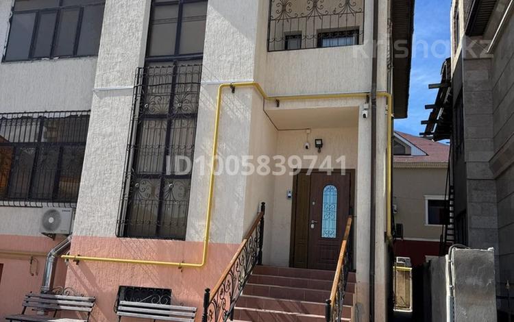 Отдельный дом · 4 комнаты · 465 м² · 5 сот., 30-й мкр 176 — Вдоль дороги за 110 млн 〒 в Актау — фото 2