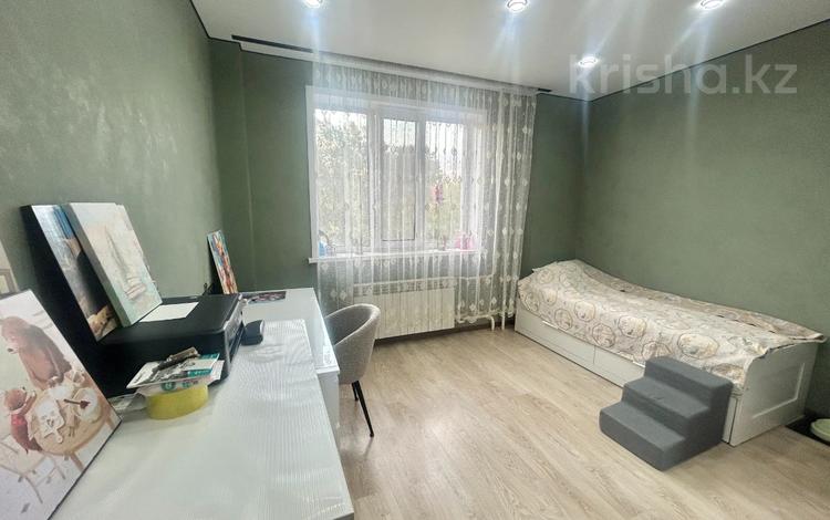 3-комнатная квартира · 80 м² · 2/11 этаж, мкр Юго-Восток, ул.Сарыарка за 33 млн ₸ в Караганде, Казыбек би р-н — фото 8