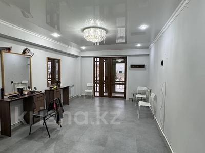 Свободное назначение, офисы, магазины и бутики, склады, салоны красоты, медцентры и аптеки, образование, кабинеты и рабочие места, студии · 49 м² за 200 000 〒 в Усть-Каменогорске