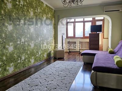 3-комнатная квартира · 75 м² · 5/5 этаж, мкр Самал-2 2а за 500 000 ₸ в Алматы, Медеуский р-н