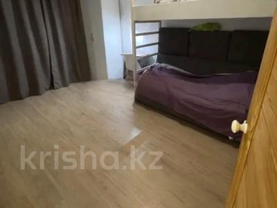 2-бөлмелі пәтер · 43.8 м² · 9/10 қабат, мкр Аксай-5, мкр Аксай, Б. Момышулы 25, бағасы: 30 млн ₸ в Алматы, Ауэзовский р-н