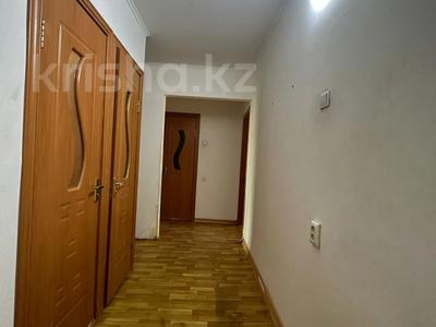 2-комнатная квартира, 60 м², 4/9 этаж, мкр Аксай-2 за 30.5 млн 〒 в Алматы, Ауэзовский р-н