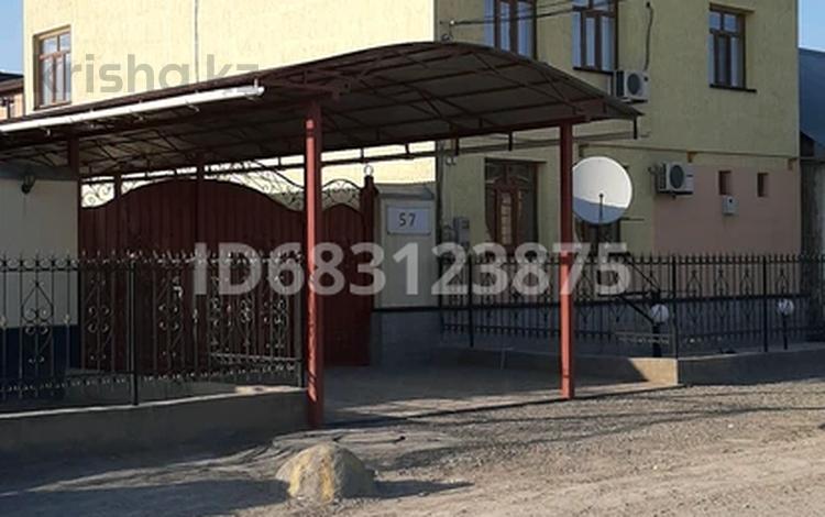Отдельный дом • 6 комнат • 170 м² • 5 сот., Абдусаттаров — Айманова за 85 млн 〒 в Туркестане — фото 2