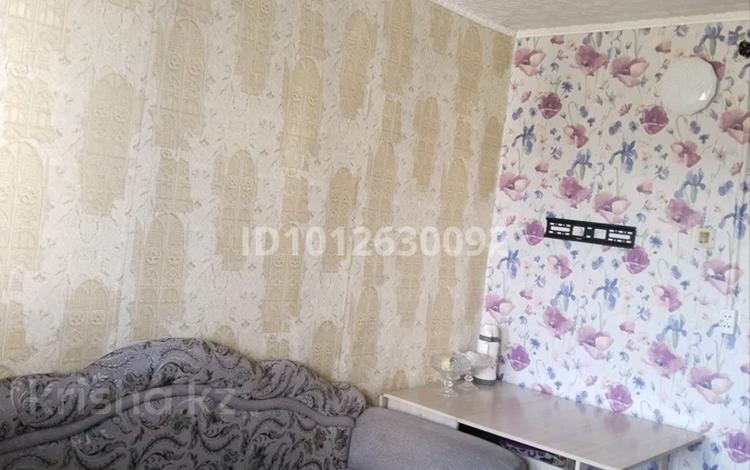 1-бөлмелі пәтер · 16 м² · 5/5 қабат, Құнанбай (Селевина) 15 — 35 школа, 5-я Баня, бағасы: 5.5 млн ₸ в Семее — фото 2