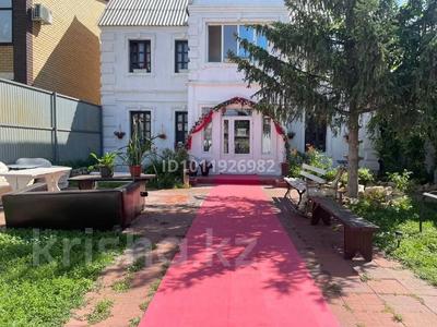 Дом · 5 комнат · 200 м², Скоробогатова 44/1 за 30 000 〒 в Уральске, мкр Школьник